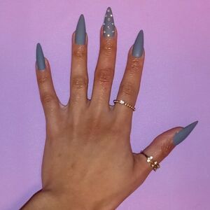 10pcs Long Stiletto Matte Gray with Rhinestone Accent
